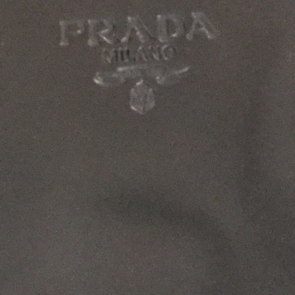 🧛🏼♀️SOLD🧛🏼♀️Prada Shoulder Bag - Picture 3 of 14